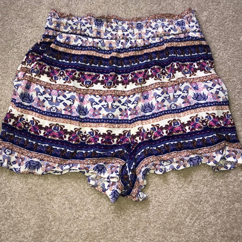 Adorable gauze-like shorts